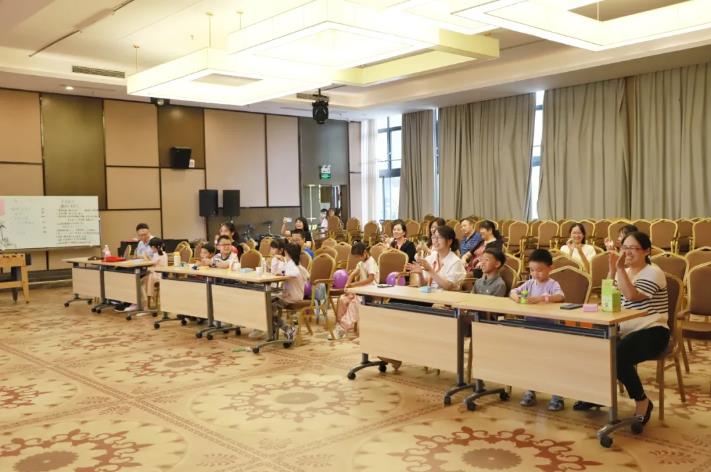 温馨亲子时光，共绘社区幸福画卷——Kaiyun官方网站登录入口有伴社区亲子互动日活动